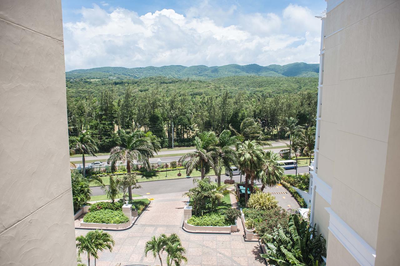 Palmyra Luxury Beach Condos Montego Bay Exterior photo
